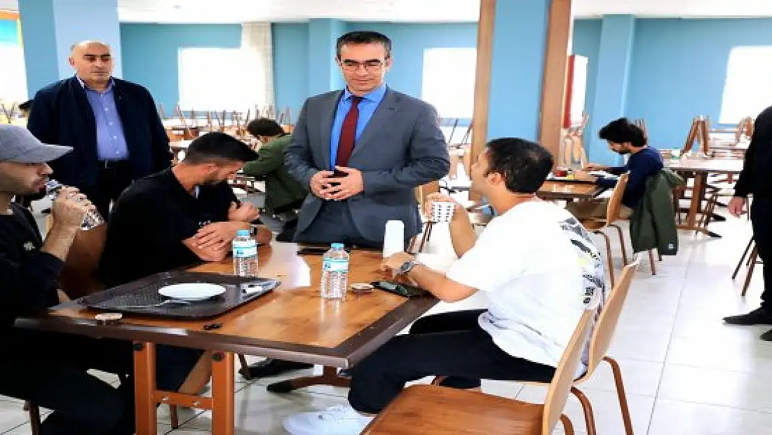 Müdür Din, öğrencilerle kahvaltıda buluştu