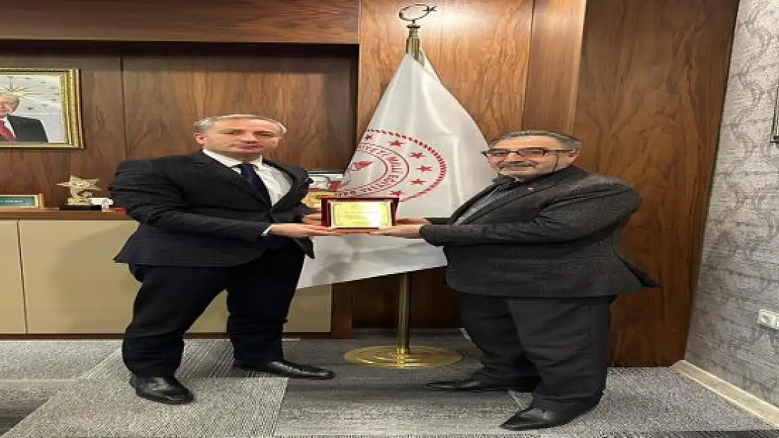 Ağrı'da 43 yıl boyunca eğitim hizmeti veren İbrahim Aktaş emekli oldu
