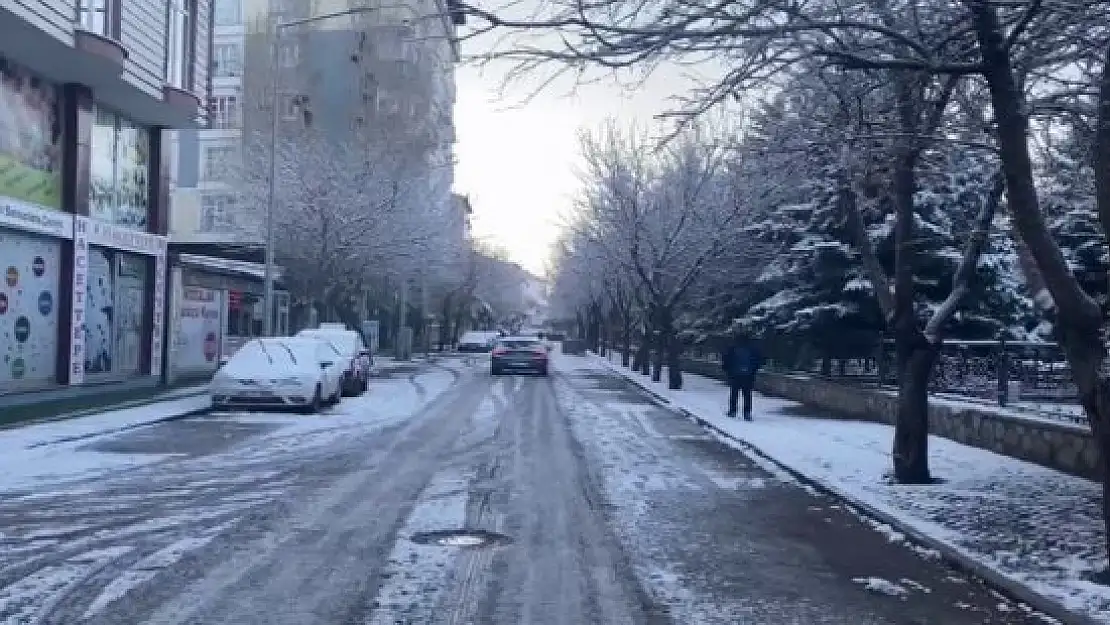 Patnos beyaza büründü