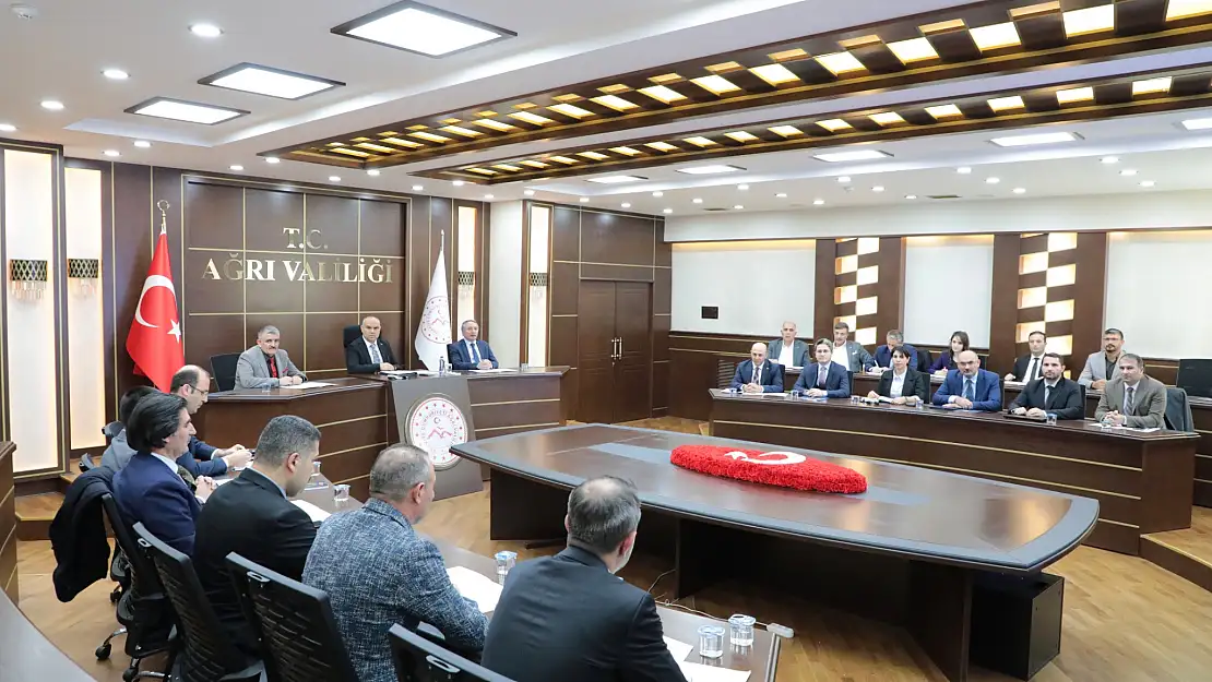 Vali Koç, turizm ve trafik toplantıları yaptı
