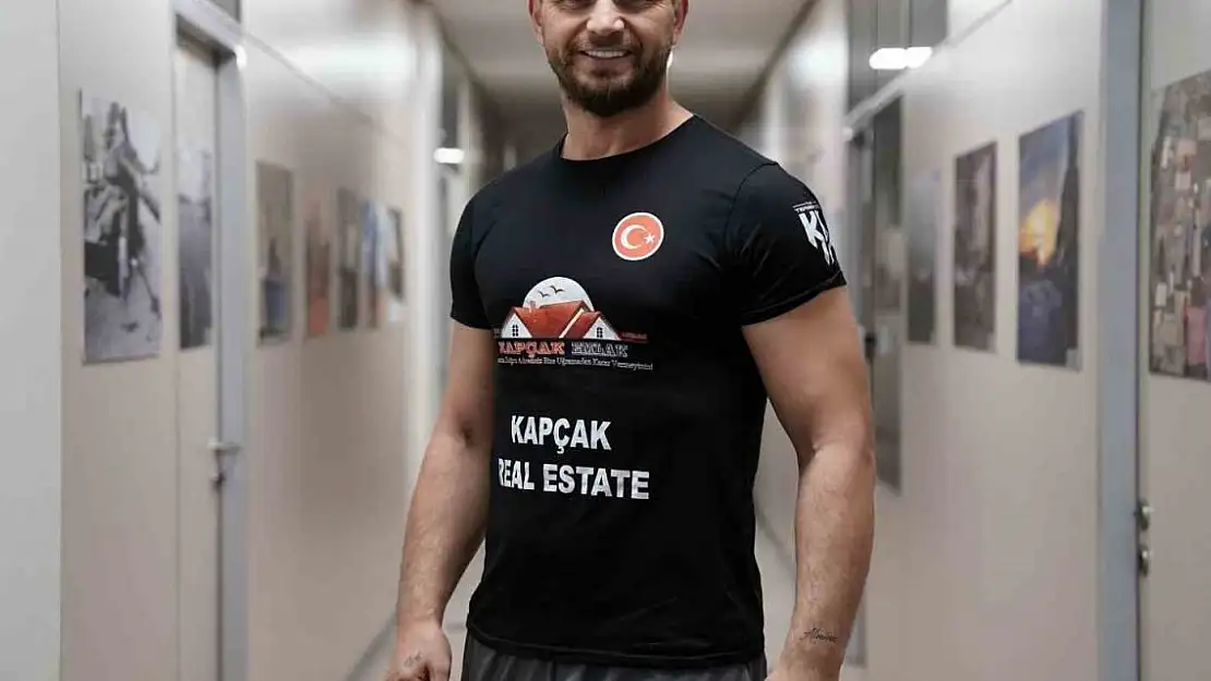 Dünya Şampiyonası'nda şampiyon oldu.