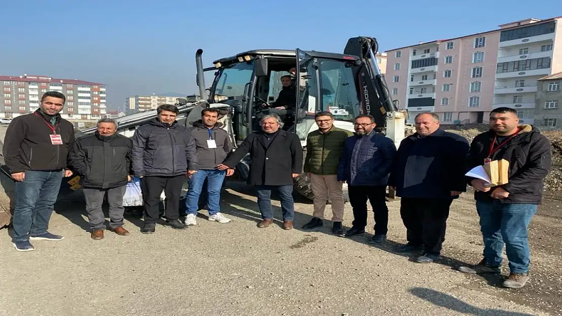 İş makinesi operatörlüğü kursu tamamlandı