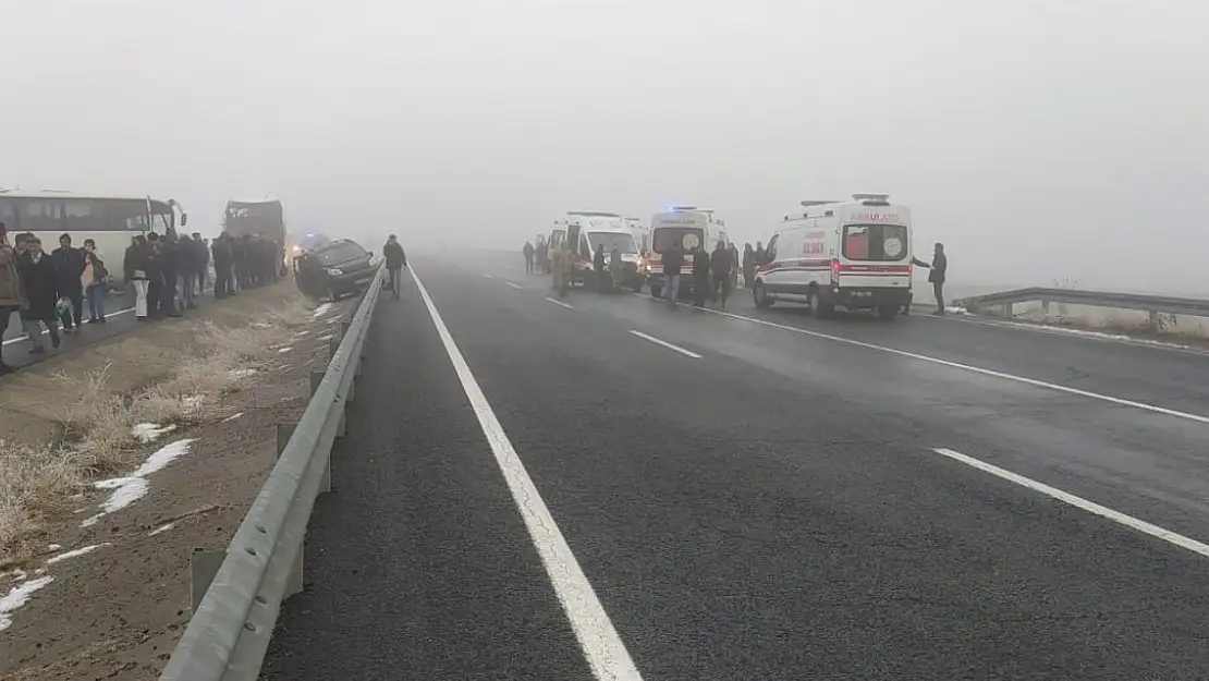 Ağrı'da kazanın ilk bilançosu: 19 yaralı