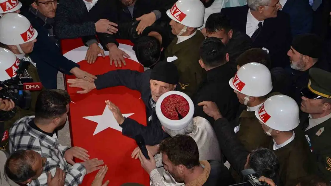 Ağrılı  şehit Manisa'da defnedildi