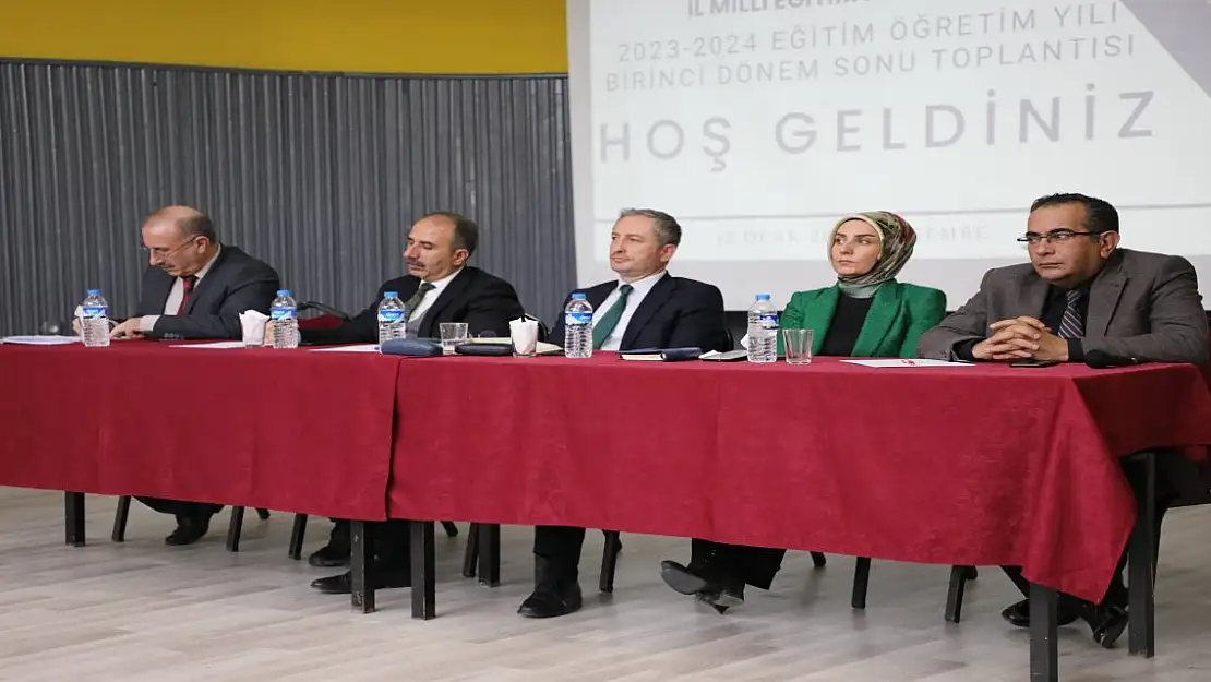 Ağrı'da eğitim öğretim yılı birinci dönem sonu değerlendirme toplantısı yapıldı