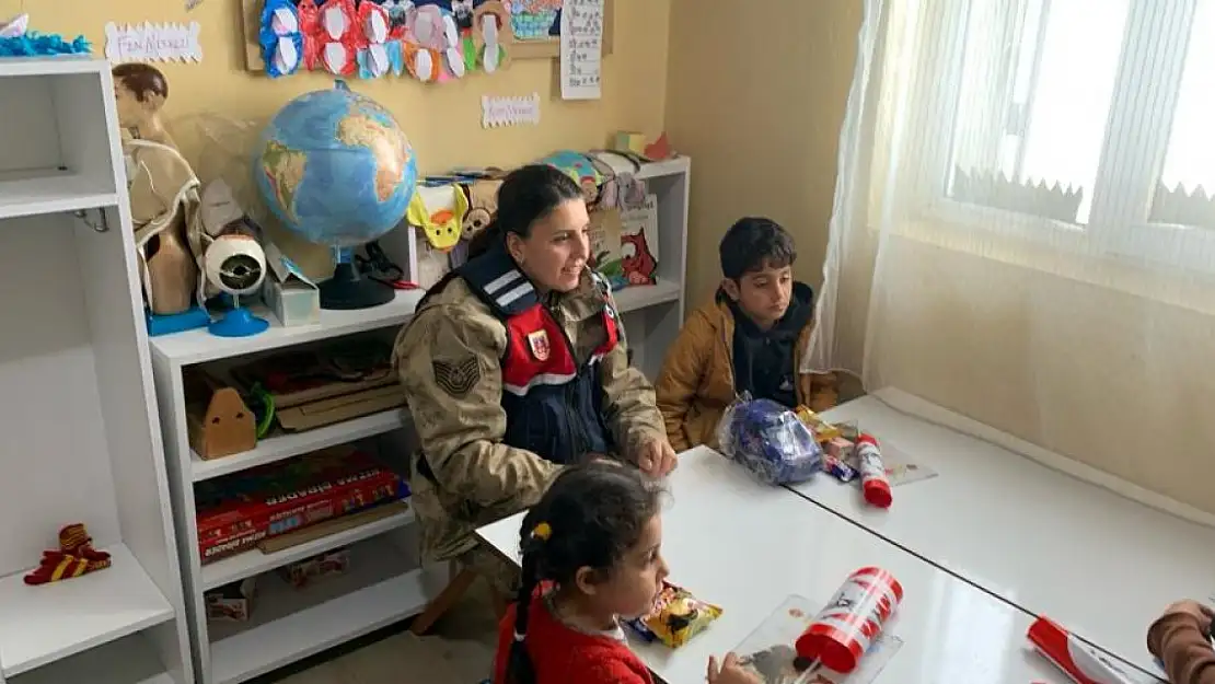 Ağrı Jandarma İlkokul Öğrencilerine 'Mahremiyet' Eğitimi veriyor