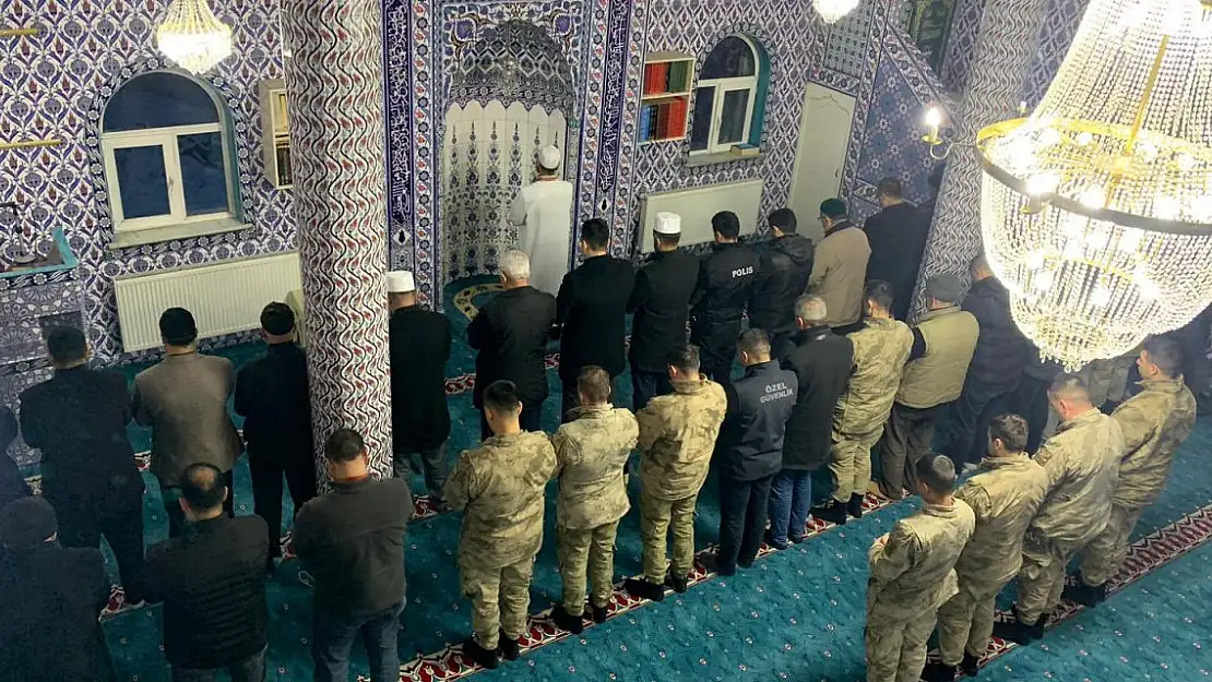 Ağrı Hamur'da şehitler için Kur'an-ı Kerim Okundu