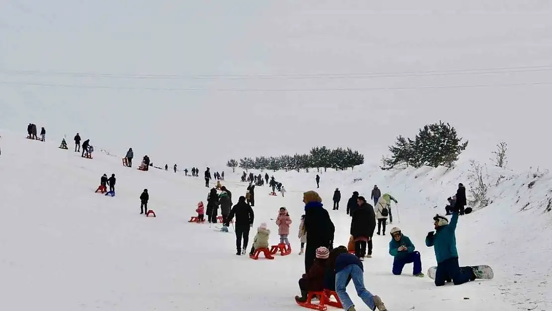 Ağrı Küpkıran Kayak Merkezi sezonu açtı