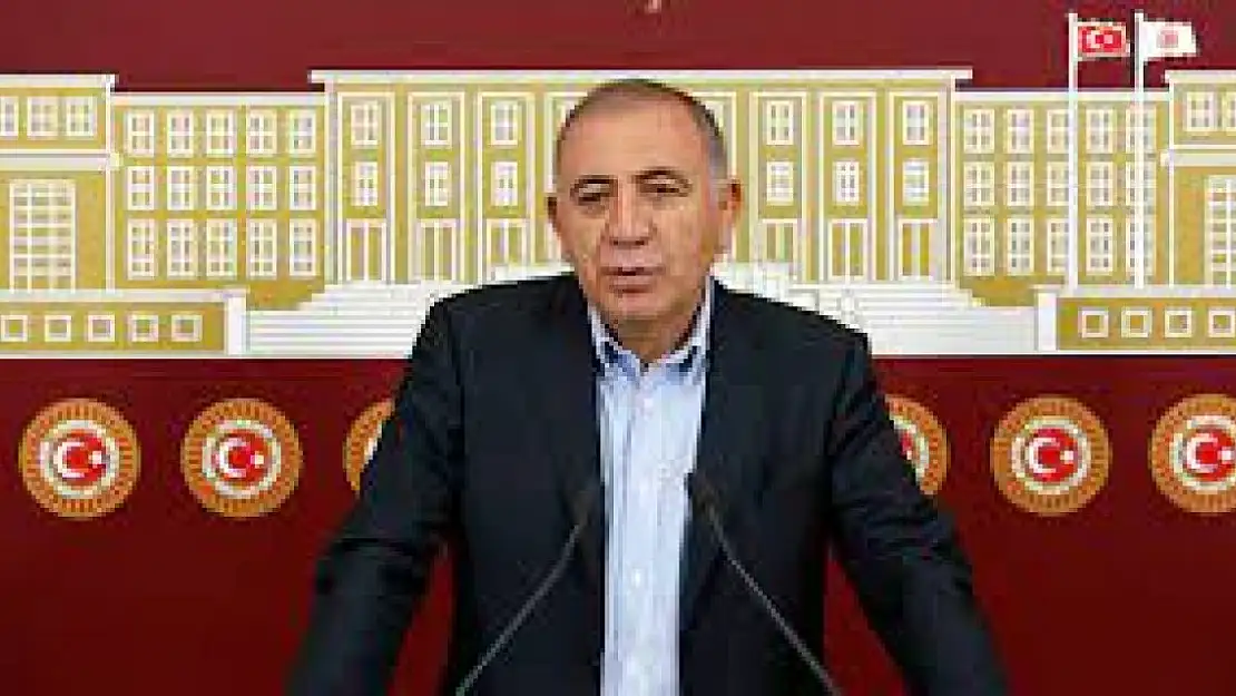 Gürsel Tekin kimdir? Gürsel Tekin neden istifa etti?