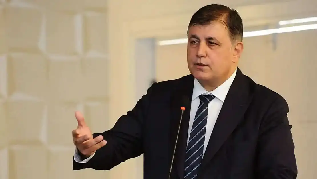 Maaşlarını alamayan işçilere tehditler savuran Cemil Tugay kimdir?
