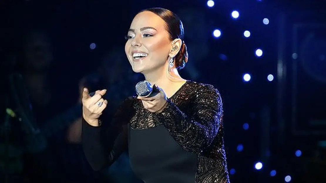 Ebru Gündeş kiminle evleniyor? Aşkları sosyal medyayı salladı!