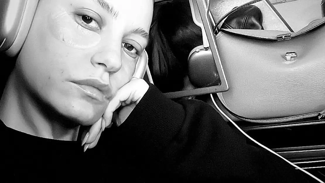 Serenay Sarıkaya'nın Sıfır Makyaj Pozu Takipçilerinden Tam Not Aldı