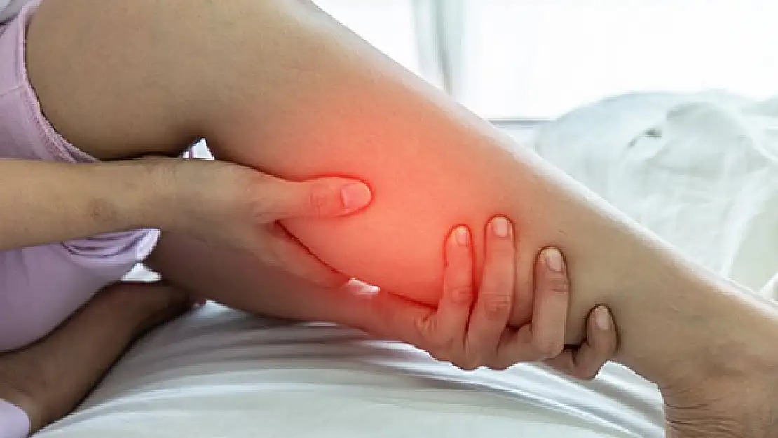 Huzursuz Bacak Sendromu Nedir? Belirtileri Nelerdir?