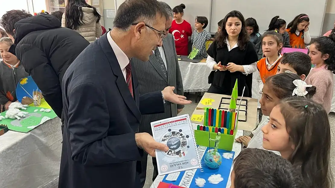 Ağrı'da 'Atasözleri ve Deyimler' sergisi açıldı