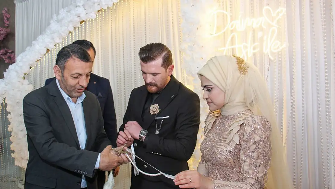Başkan Adayı Aydın, çiftlerin isteğini kırmadı
