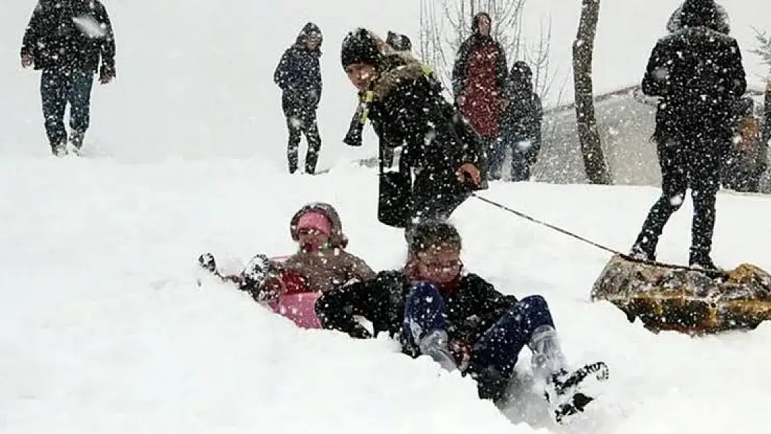 8 Mart Cuma Ağrı'da okullar tatil mi ?