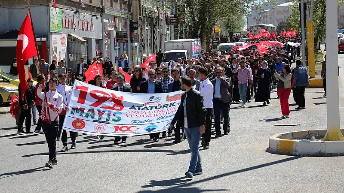 Ağrı'da ''Gençlik Haftası'' yürüyüşü düzenlendi