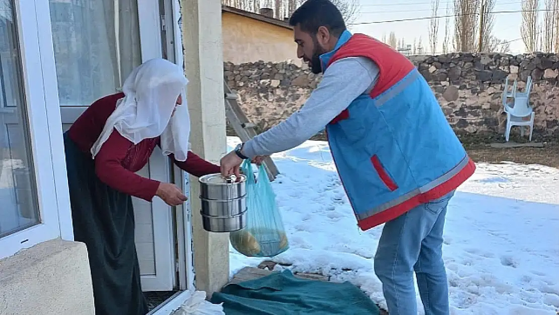 'Muhteşem Bir Dayanışma! Diyadin'de 190 Kişiye Unutulmaz İftar Yemeği İkramı!'