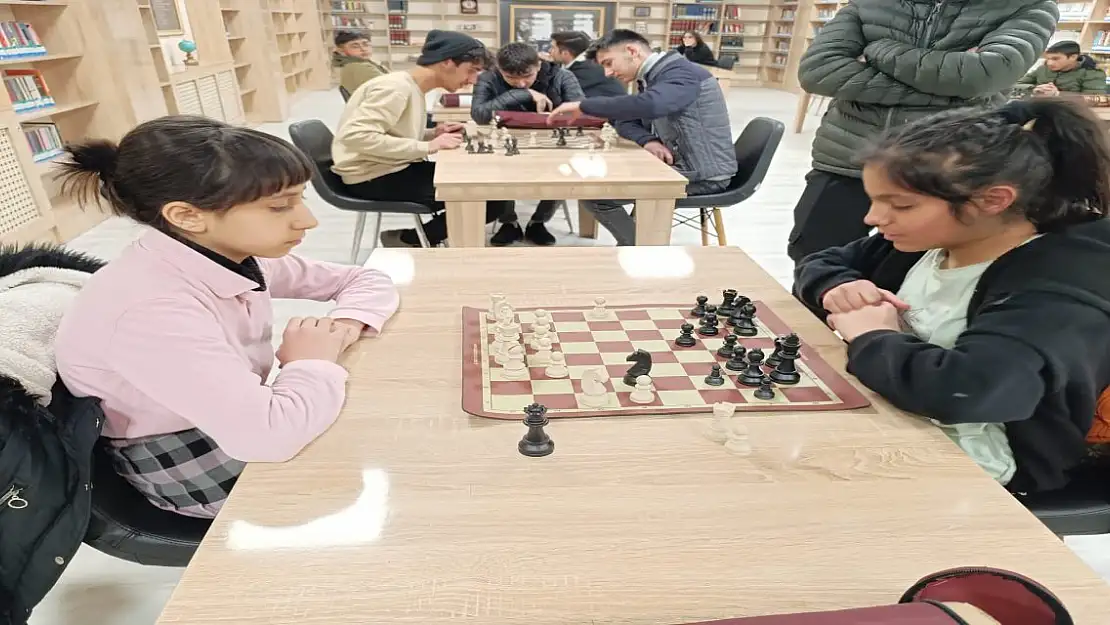 Ağrı'da satranç ustaları yarıştı