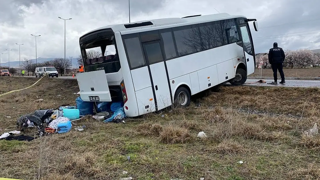 Cezaevi aracı devrildi, mahkumlar ve askerler yaralı