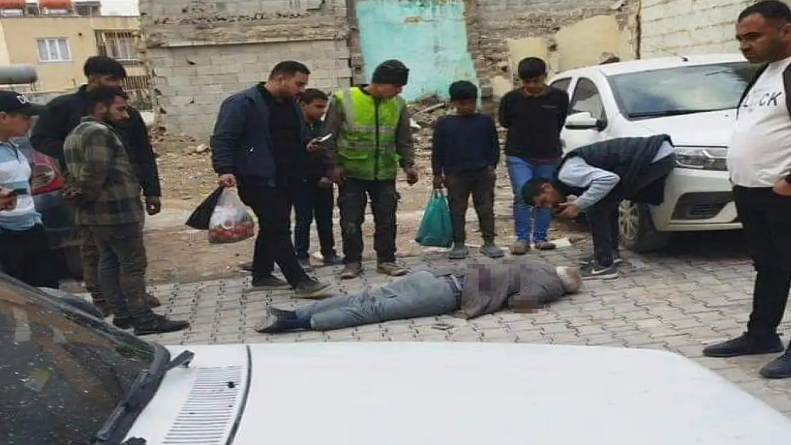 Araba alabilmek için babasını öldürdü