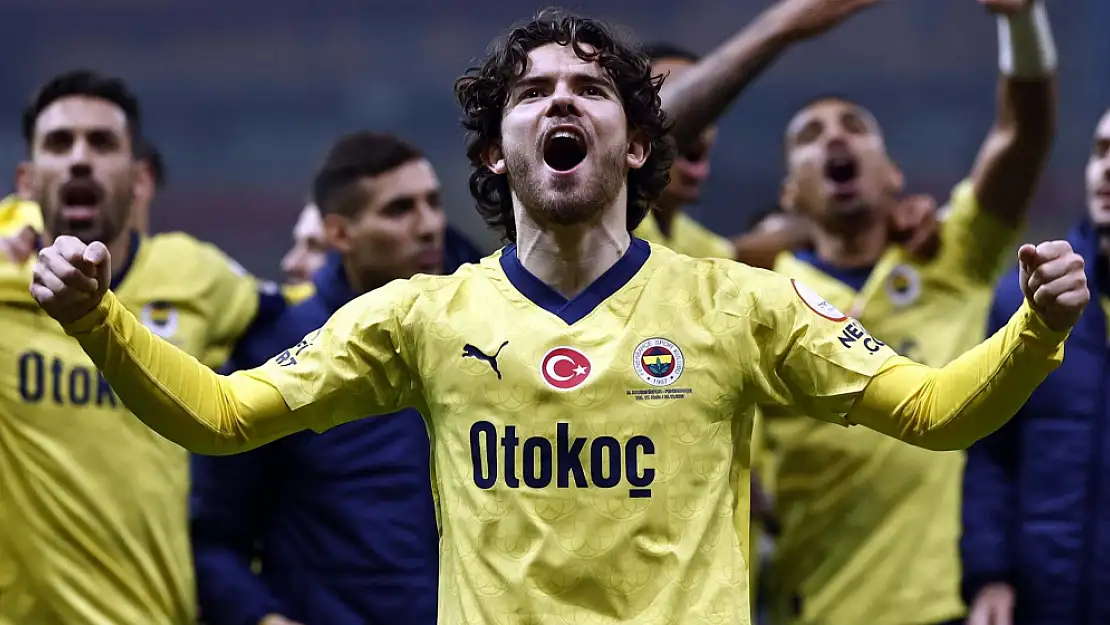 Fenerbahçe'nin yıldız oyuncusuna öyle bir teklif geldi ki...