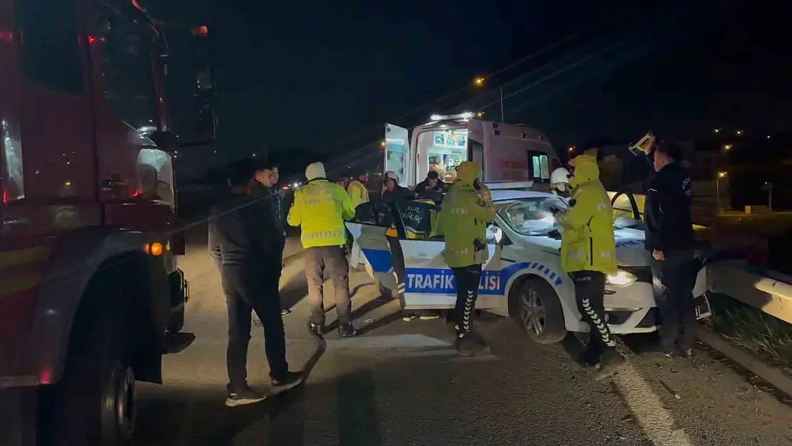 Vali Yavuz, kaza yapan polislerin sağlık durumlarının iyi olduğunu açıkladı