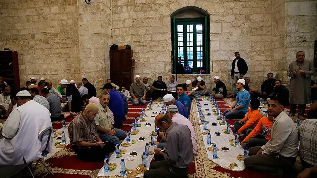 24 Mart iftar vakitleri! Bugün iftar saat kaçta? İftara ne kadar kaldı? Akşam ezanı saat kaçta?