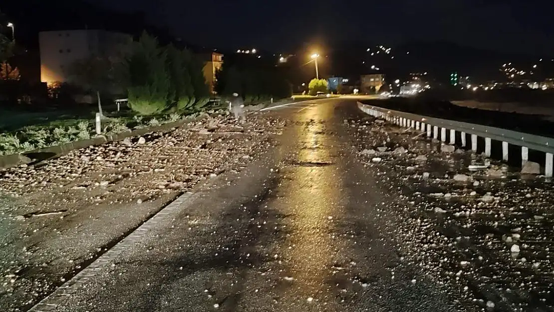 Giresun'da Deniz Taştı Trafikte aksama yaşanıyor