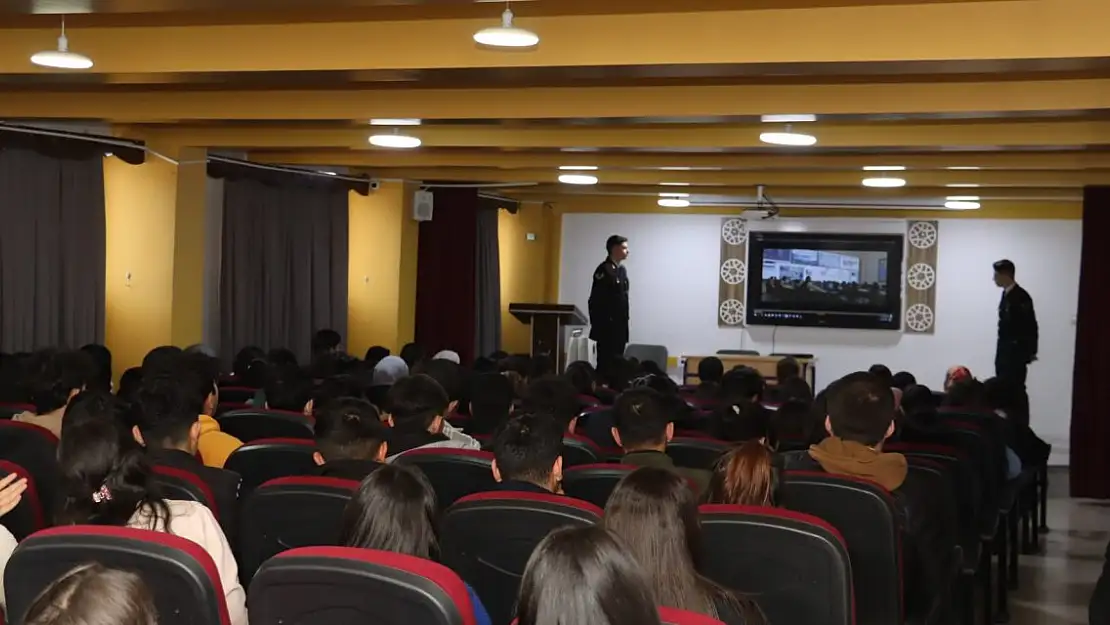 Ağrı'da öğrencilere Jandarma Mesleği anlatıldı