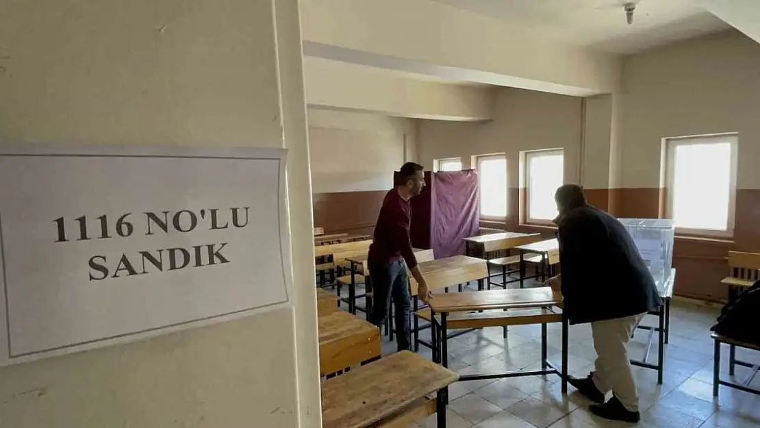 Sandıklar Okullara getirildi