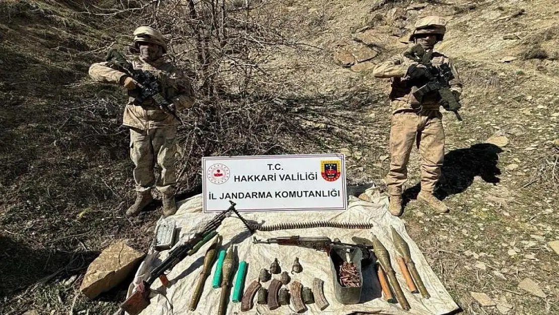 Hakkari'de Jandarma mühimmat ele geçirdi