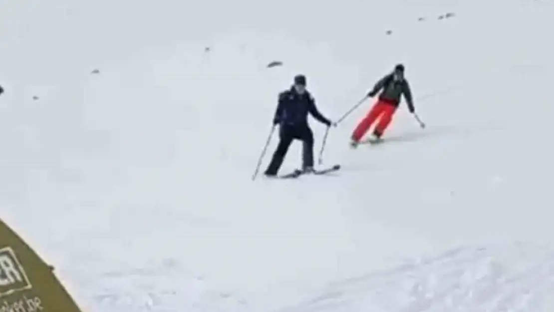 Ağrı Dağı'na önce tırmandılar sonra kaydılar