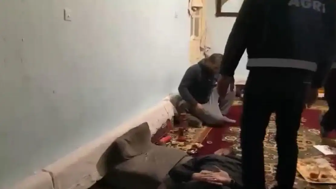 Ağrı'da 4 zehir satıcısı tutuklandı