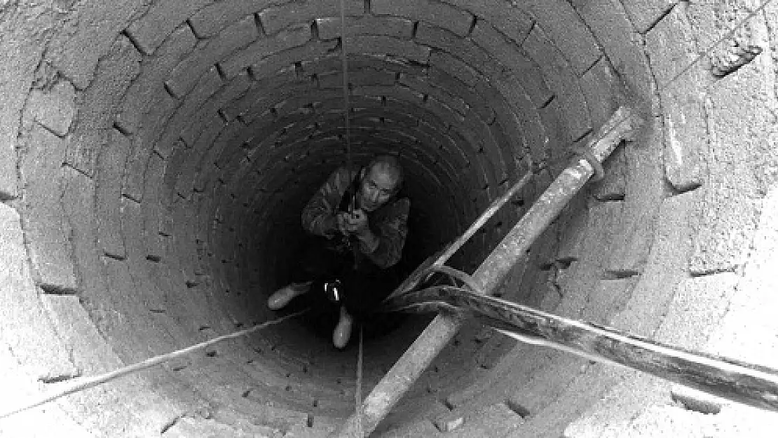 Rüyada kuyuya düştüğünü görmek ne anlama gelir?