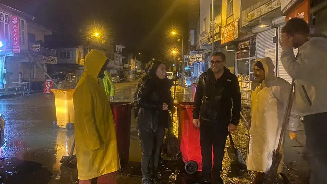 Ağrı'da herkes uyudu onlar temizlik yaptı
