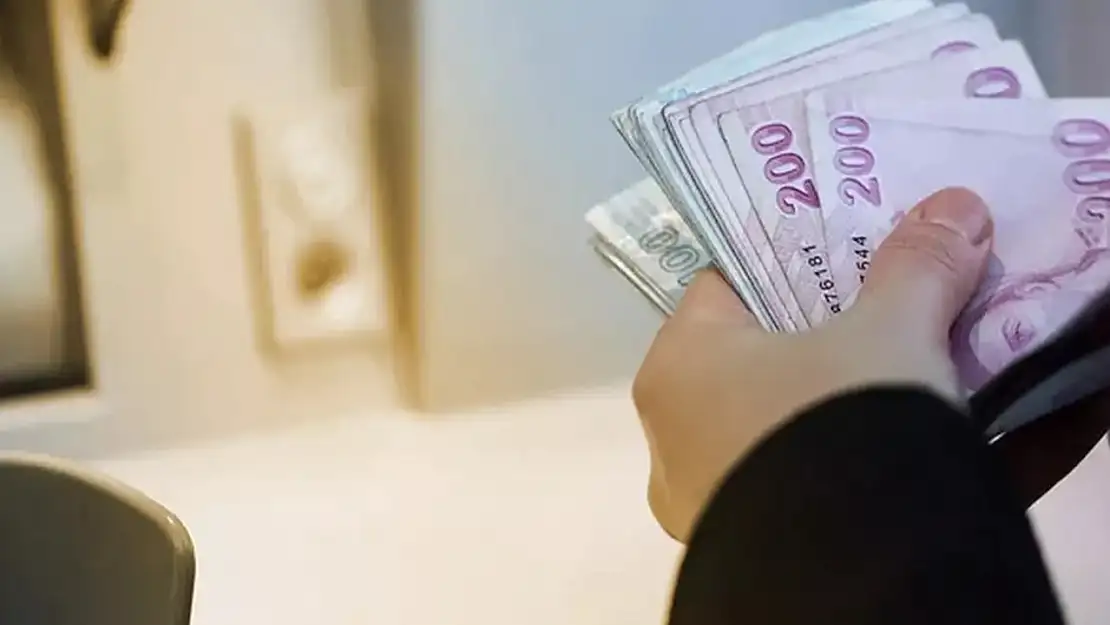 Emeklilere Çifte Zam Müjdesi! 4500 TL Ek Zam ve 8000 TL Seyyanen Zam Onay Bekliyor