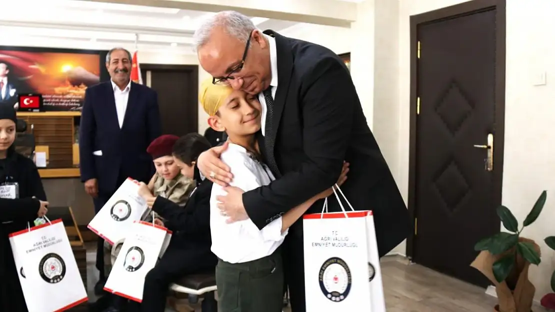 Ağrı Emniyet Müdürü İpar, öğrencileri misafir etti