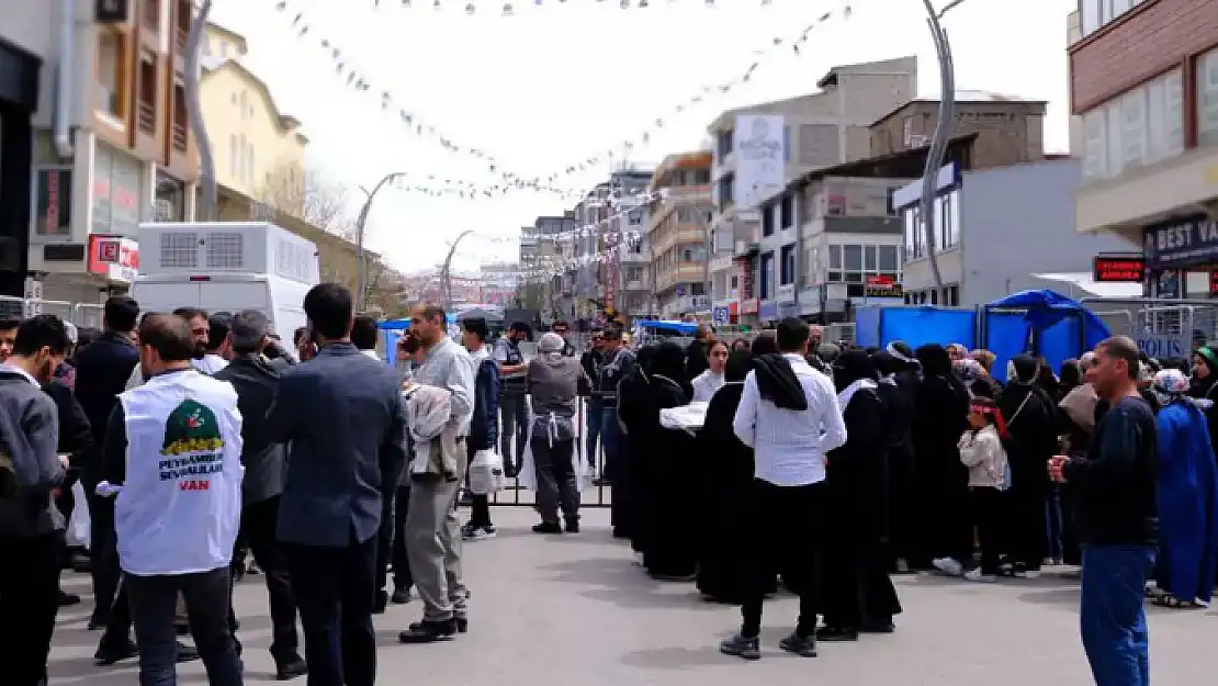 Van'da 'Mevlid-i Nebi' coşkusuna saatler kaldı