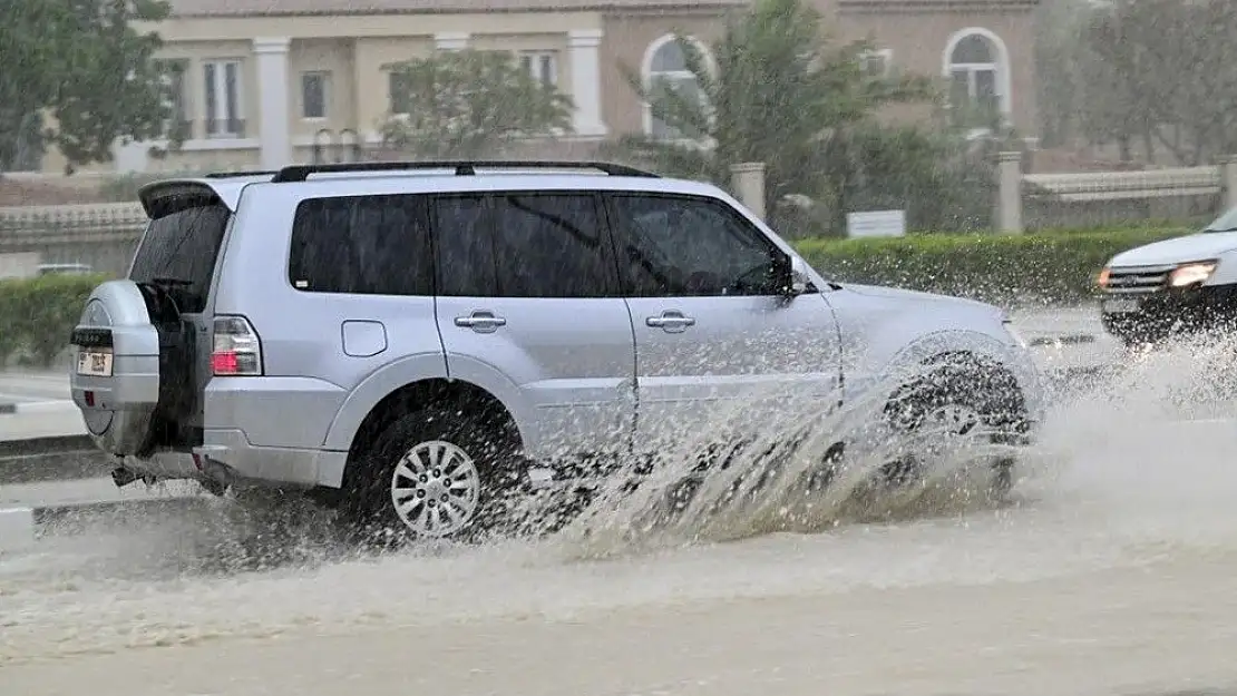 Dubai Sel Neden Oldu? Dubai'de sel felaketi: Afetin nedeni bulut tohumlama mı?