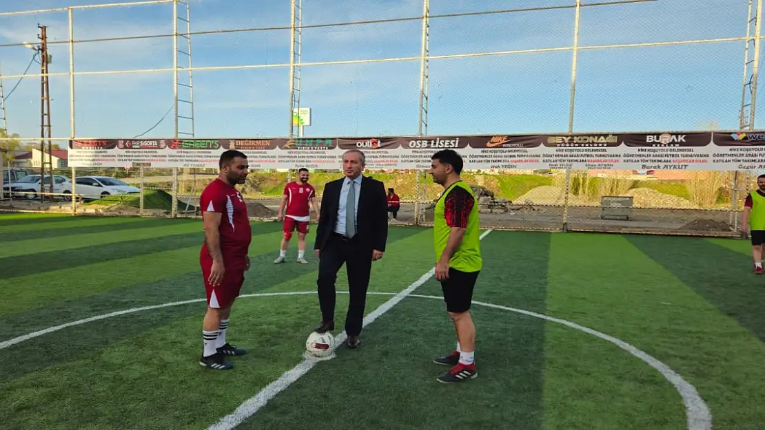 Ağrı'da öğretmen coşkusu futbol sahalarında