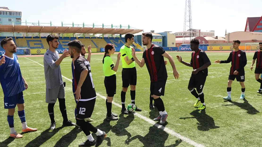 Ağrı'da ' Erkekler Futbol Bölge Şampiyonası' başladı