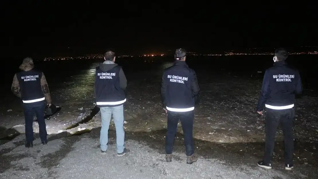 Van'da Ekiplerin İnci Kefali Nöbeti Başladı: Tatlı Sular Göç Başladı