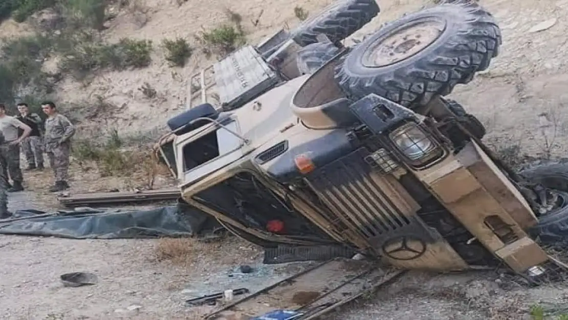 Şırnak'ta askeri araç devrildi: 2 asker şehit oldu, 2 asker yaralı