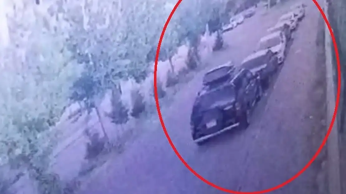 Diyarbakır'da çocuk sürücüler 4 otomobile çarpıp kaçtılar