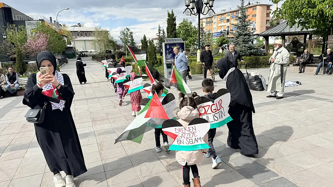 Erzurum'da çocuklar da Gazze için sessiz yürüyüşü destekledi