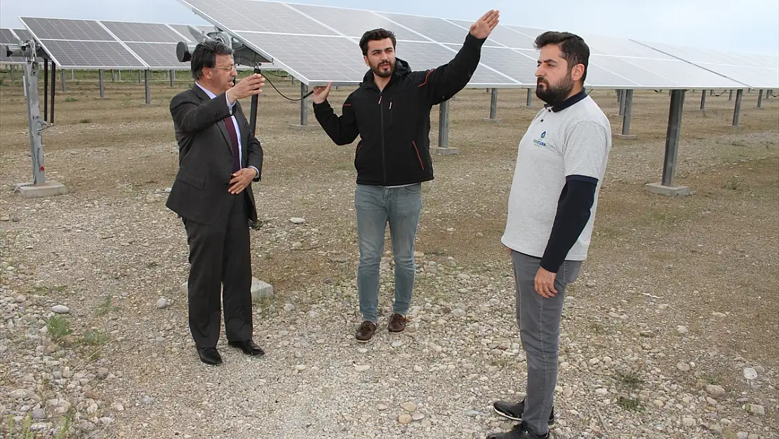 Ak Parti Van Milletvekili Türkmenoğlu'ndan Arısu Güneş Enerji Santralini ziyaret