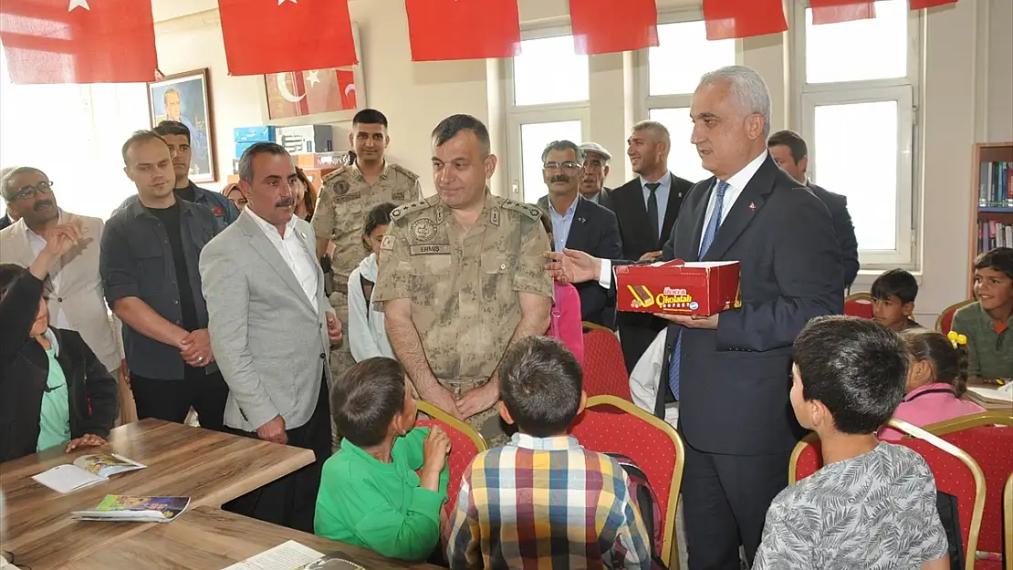 Muş Valisi Çakır beldeleri boş bırakmıyor