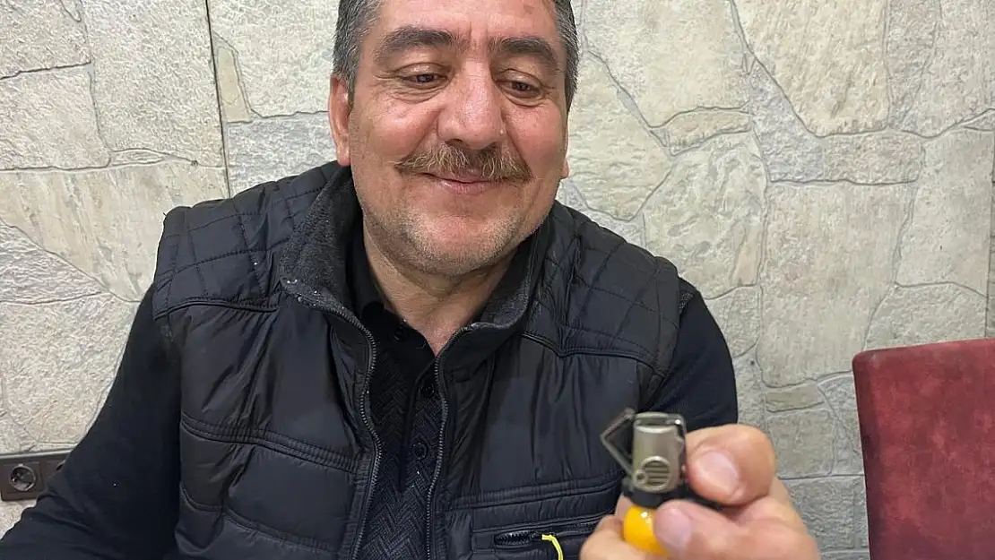 20 yıl önce sigarayı bıraktı çakmağı bırakamadı