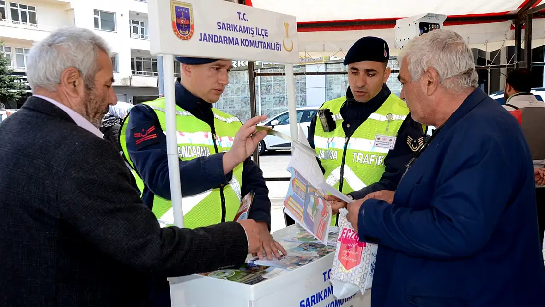 Sarıkamış'ta 'Karayolu Güvenliği ve Trafik Haftası'  etkinliği düzenlendi